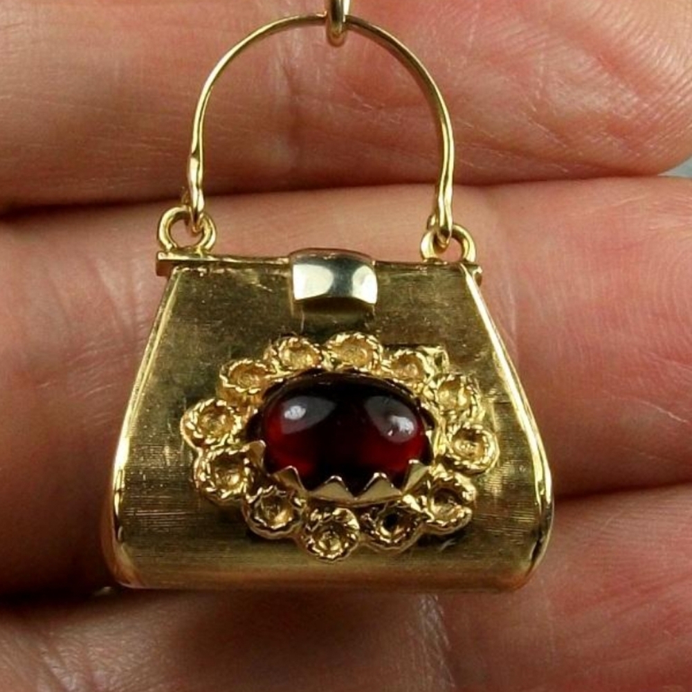 RARE 18kt Gold charm Etruscan Revival vintage jewelry